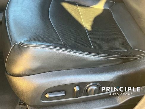 Used 2018 GMC Terrain SLT w/ Preferred Package image 16