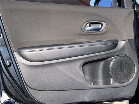 Used 2020 Honda HR-V LX image 22