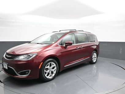 Used 2017 Chrysler Pacifica Touring-L w/ Tire & Wheel Group