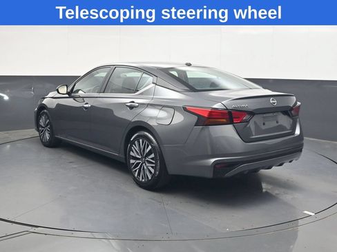 Used 2025 Nissan Altima 2.5 SV FWD image 6