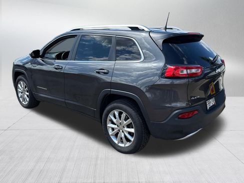 Used 2017 Jeep Cherokee Limited AWD/4WD image 3