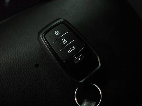 Used 2024 Toyota Tacoma SR5 AWD/4WD image 20