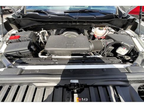 Used 2024 Chevrolet Silverado 1500 ZR2 w/ Technology Package image 11