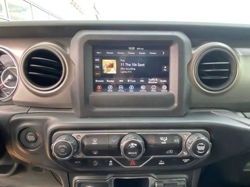 Used 2022 Jeep Gladiator Sport AWD/4WD image 18