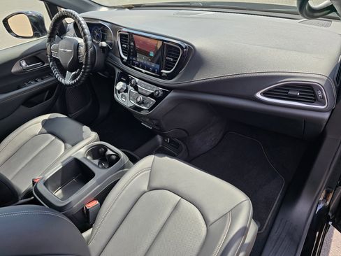 Used 2026 Chrysler Pacifica Select AWD/4WD image 46