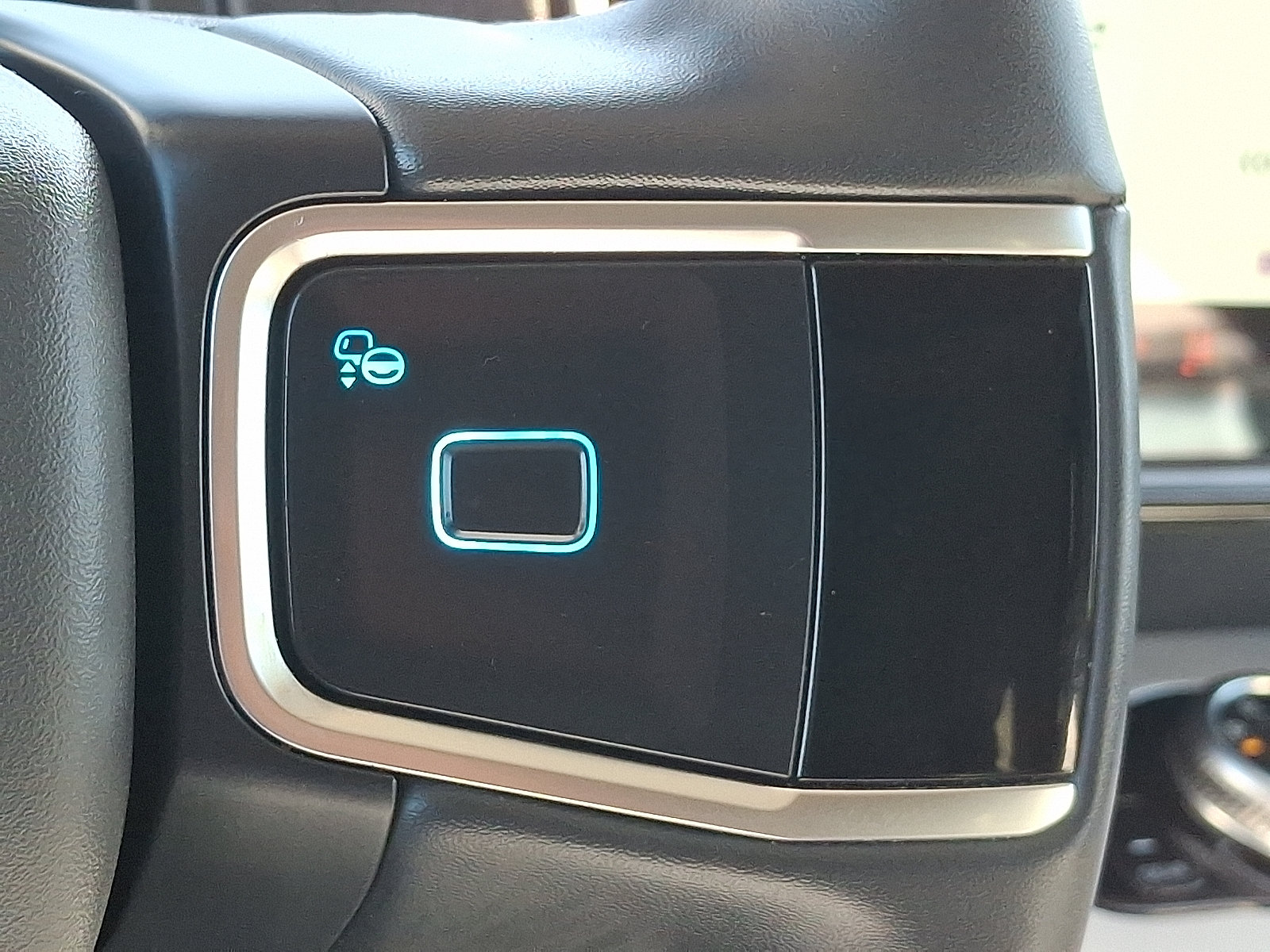 Used 2025 Ford Expedition Active AWD/4WD image 23