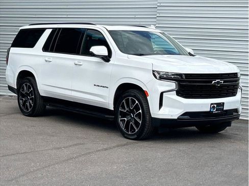 Used 2023 Chevrolet Suburban RST w/ Luxury Package image 12