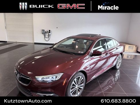Used 2018 Buick Regal Essence w/ Driver Confidence Package #1 FWD image 1