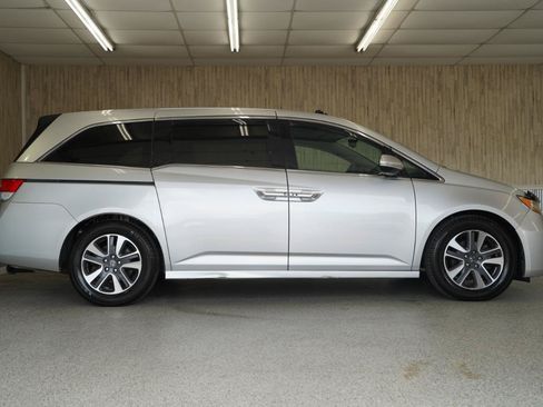 Used 2014 Honda Odyssey Touring image 6