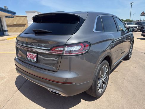 Used 2022 Lincoln Nautilus Reserve AWD/4WD image 6
