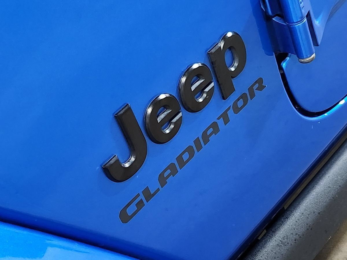 Used 2021 Jeep Gladiator Sport AWD/4WD image 25