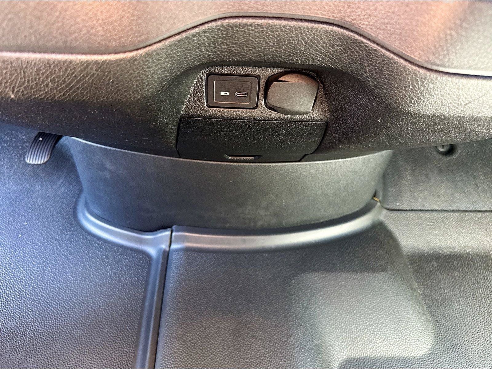 Used 2020 Mercedes-Benz Sprinter 2500 w/ Driver Convenience Package image 13