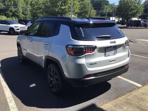 New 2025 Jeep Compass Limited w/ Sun and Sound Group image 5