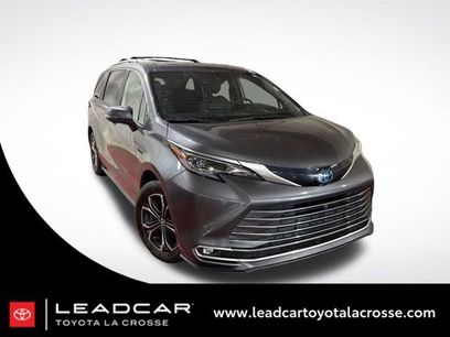Used 2025 Toyota Sienna Platinum