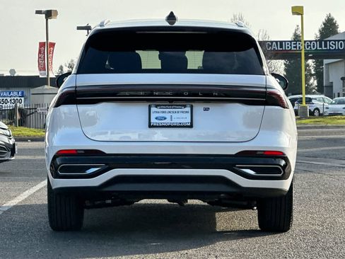 New 2026 Lincoln Nautilus Reserve image 7