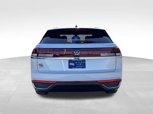 Used 2026 Volkswagen Atlas Cross Sport SE image 4