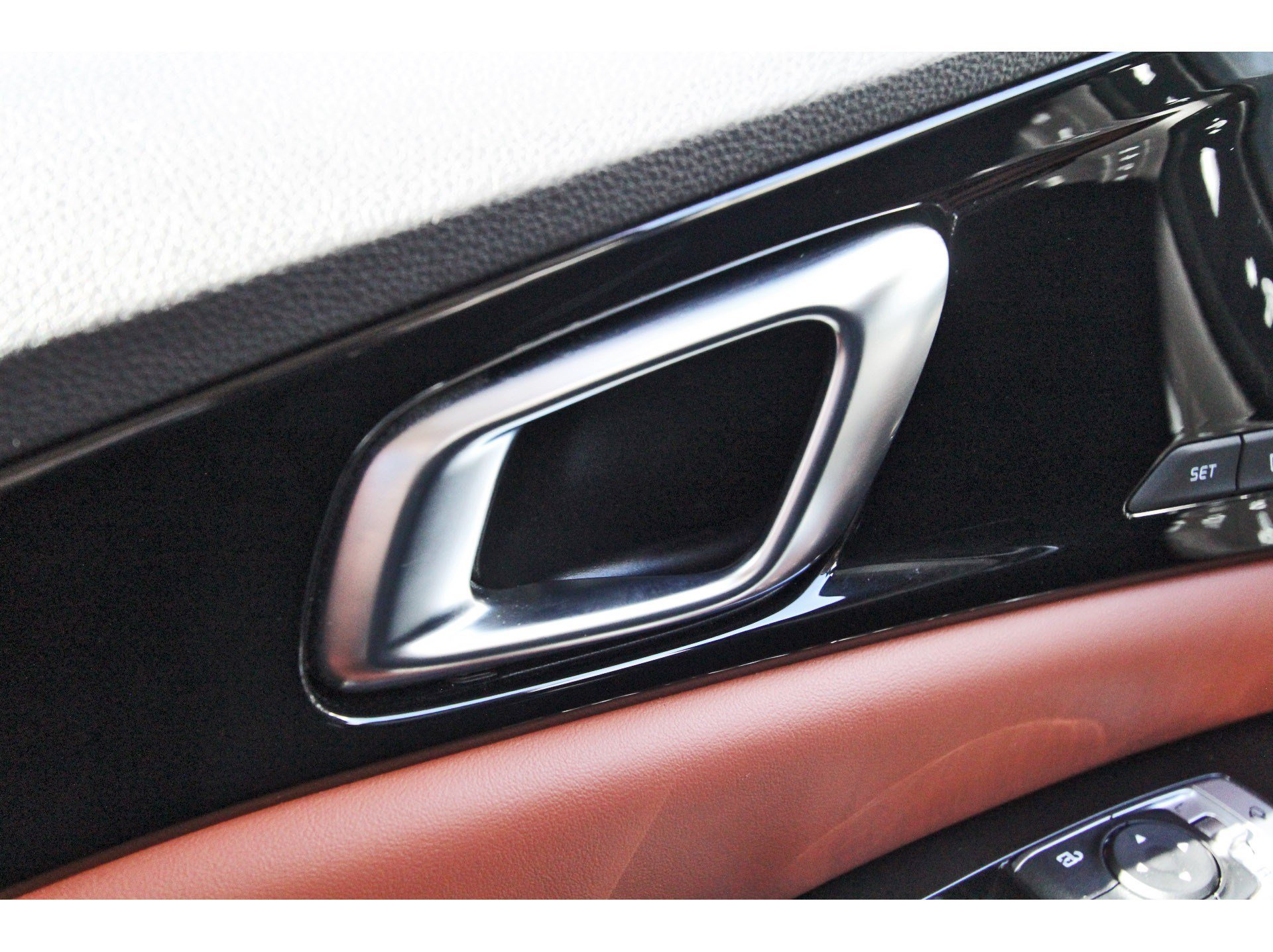 Certified 2024 Kia Carnival SX Prestige FWD image 23