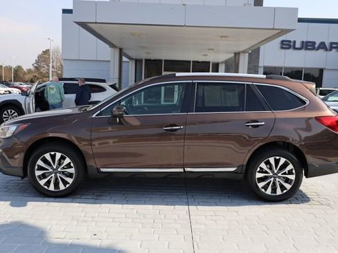 Used 2019 Subaru Outback 3.6R Touring w/ Popular Package #3A image 2