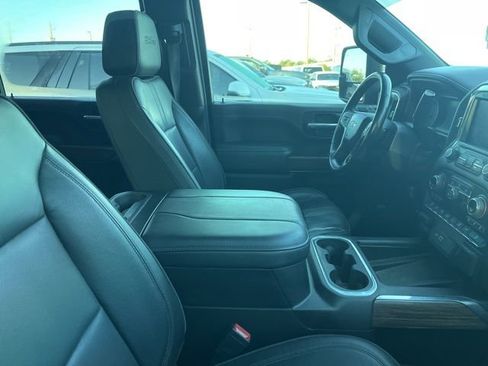 Used 2023 Chevrolet Silverado 2500 High Country w/ Technology Package image 12