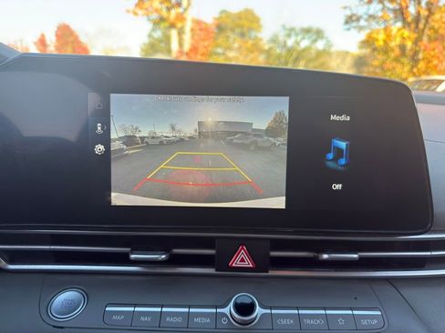 Used 2023 Hyundai Elantra SEL w/ Convenience Package image 15