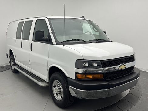 Used 2023 Chevrolet Express 2500 w/ Driver Convenience Package image 3