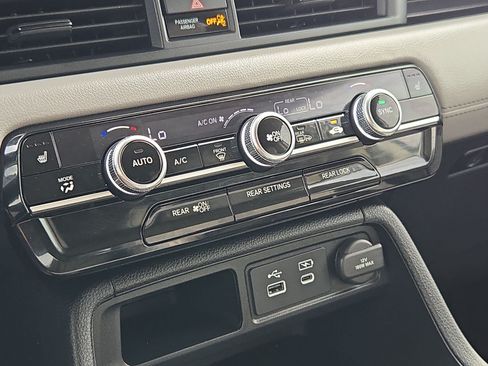 Certified 2025 Honda Pilot EX-L image 24