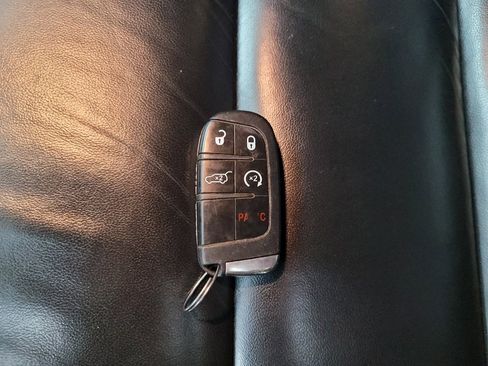 Used 2019 Jeep Grand Cherokee Limited RWD image 32