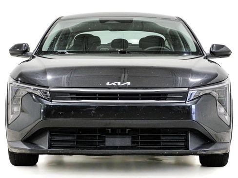Used 2025 Kia K4 FWD image 2