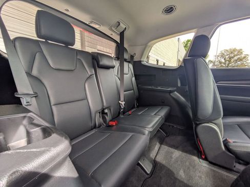 Used 2025 Kia Telluride S FWD image 29