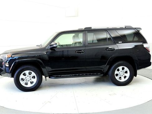 Used 2023 Toyota 4Runner SR5 Premium w/ Moonroof Package AWD/4WD image 3