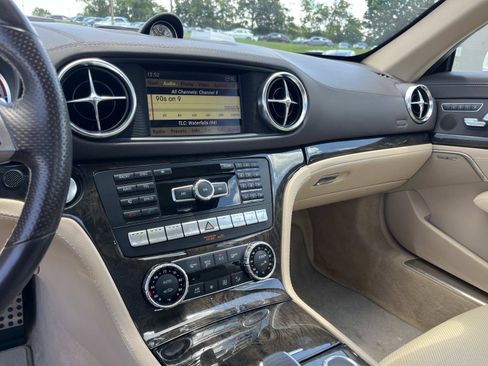 Used 2013 Mercedes-Benz SL 550 image 20