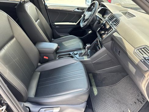 Used 2022 Volkswagen Tiguan SE R-Line AWD/4WD image 19