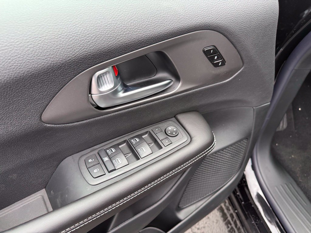 New 2027 Chrysler Pacifica Select w/ Family Tech Group FWD image 12