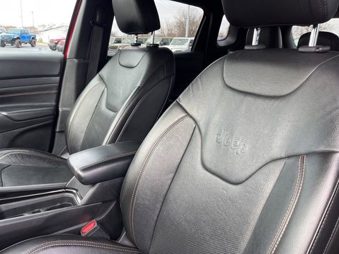 Used 2022 Jeep Compass Limited image 3