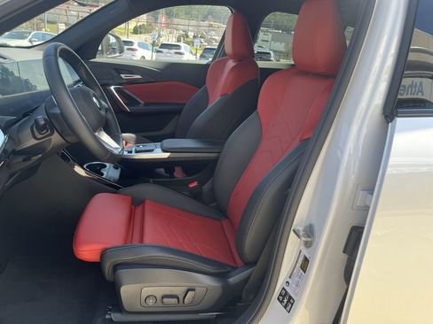Used 2025 BMW X2 xDrive28i image 14