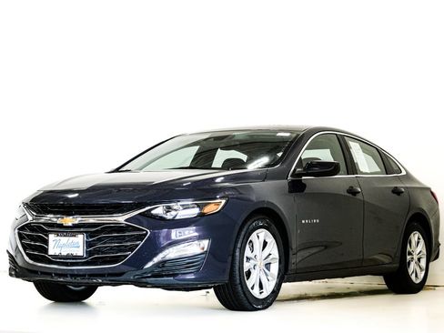 Used 2025 Chevrolet Malibu LT FWD image 3