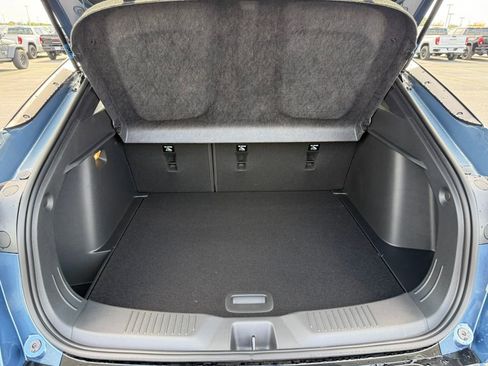 New 2026 Buick Envista Sport Touring FWD image 32