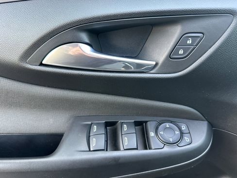 Certified 2025 Buick Envista Preferred image 11