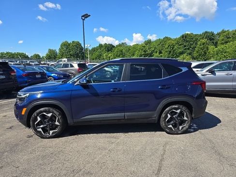 Used 2024 Kia Seltos EX AWD/4WD image 4