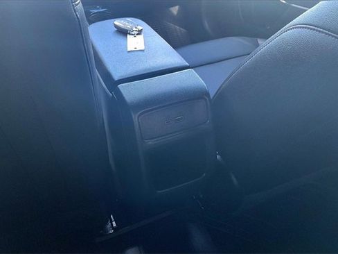 Used 2024 Chevrolet Trax RS w/ Sunroof Package image 22