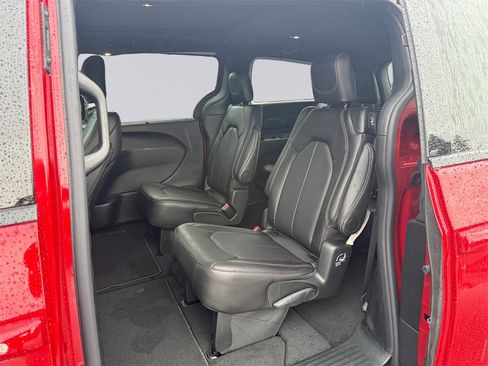 New 2026 Chrysler Pacifica Select image 16