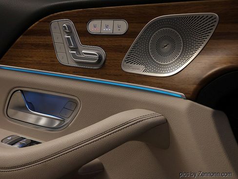 Used 2023 Mercedes-Benz GLS 450 4MATIC image 28