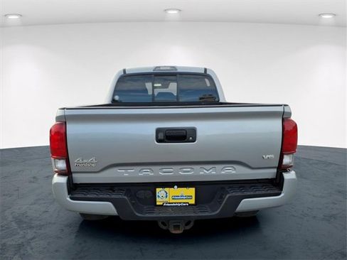 Used 2019 Toyota Tacoma SR image 22