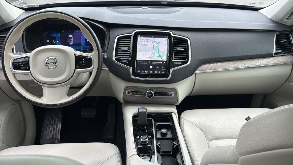 Certified 2024 Volvo XC90 T8 Plus AWD/4WD image 8