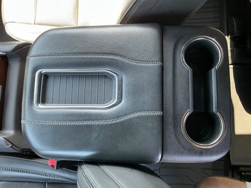 Used 2022 GMC Yukon XL Denali RWD image 23