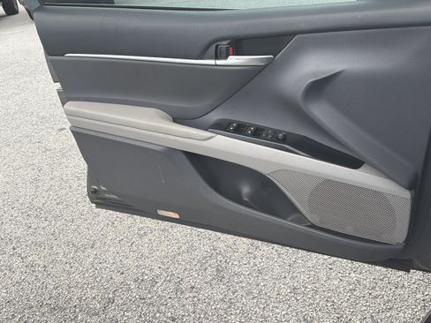 Certified 2018 Toyota Camry SE w/ Convenience Package FWD image 15