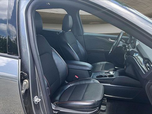 Used 2025 Ford Escape ST-Line AWD/4WD image 6