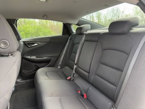 Used 2022 Chevrolet Malibu LT FWD image 18