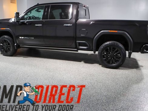 Used 2022 GMC Sierra 2500 Denali w/ Denali Black Diamond Edition AWD/4WD image 10
