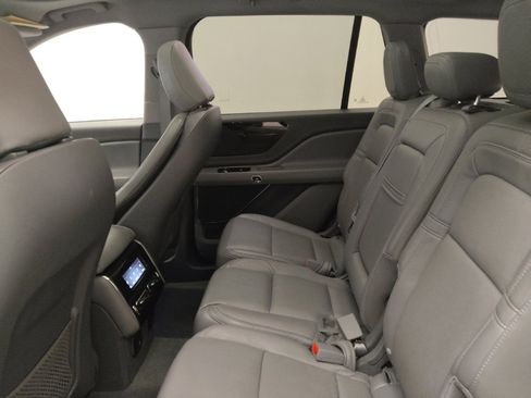 Used 2021 Lincoln Aviator Reserve w/ Equipment Group 201A image 18